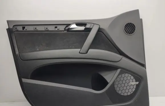 Audi Q7 4L Front door card panel trim