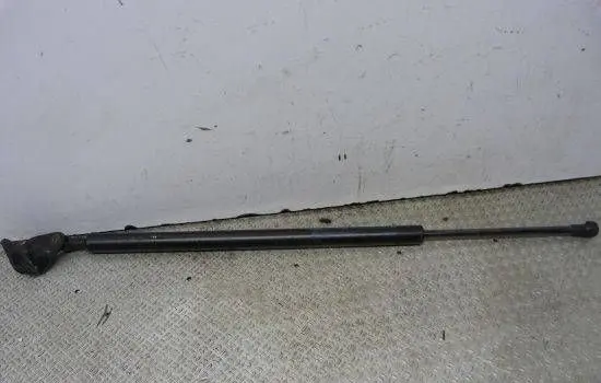 Mazda CX-5 II Shock absorber/damper mounting bracket 17D11C2