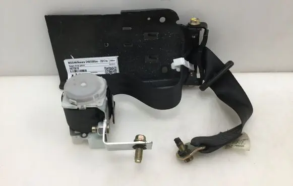 Nissan Navara Rear seatbelt H073818