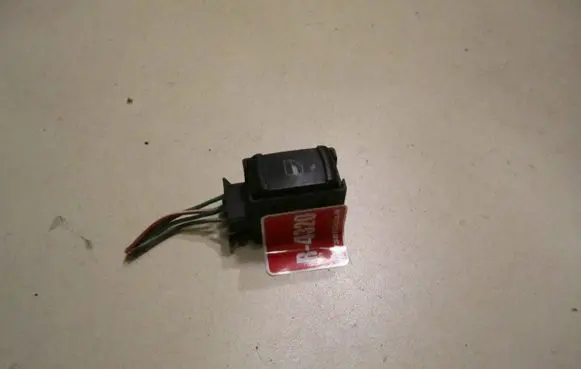Volkswagen PASSAT B5 Electric window control switch 3B0959855