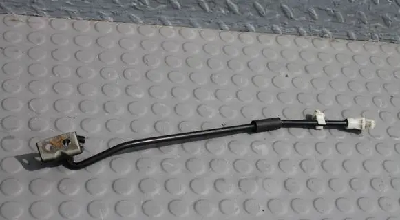 Mitsubishi Eclipse Cross Engine bonnet/hood prop rod/strut PODPORA-DRUT-MASKI