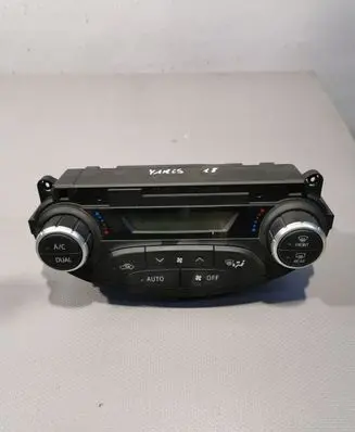 Toyota Yaris Climate control unit 559000D820