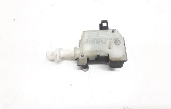 Volkswagen Touran II Fuel tank cap lock 1K5959782 1T0810773A