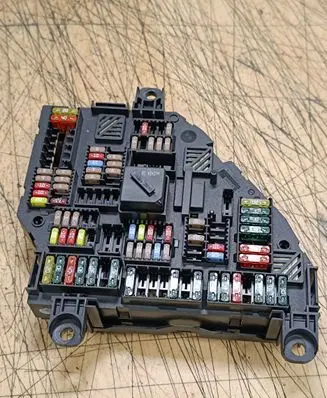 BMW 7 F01 F02 F03 F04 Fuse module 923442301 9234423 01670499