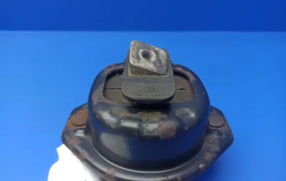 BMW 7 E65 E66 Engine mount bracket 6754614 68623513 2211675461402