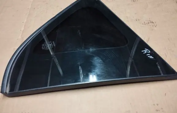 Toyota RAV 4 (XA30) Rear side window