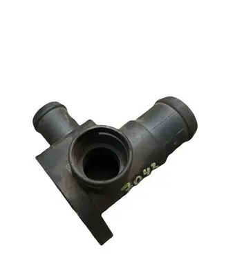 Volkswagen PASSAT B5 Engine coolant pipe/hose 028121132
