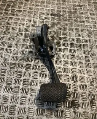 Mercedes-Benz E W211 Brake pedal 2112900119 A2112900119