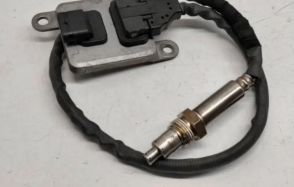 Mercedes-Benz C W205 Lambda probe sensor A0009051512 0009051512