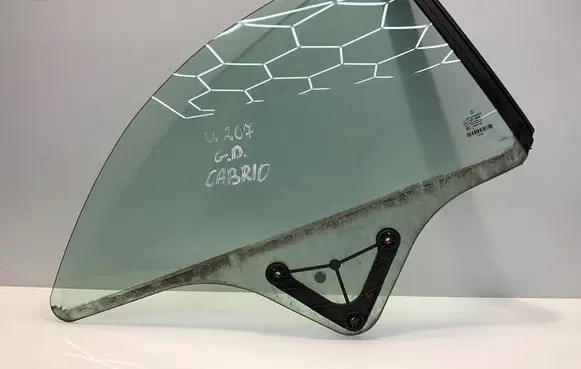 Mercedes-Benz E C207 W207 Rear side window