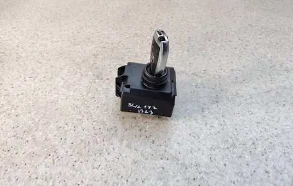 Mercedes-Benz SLK R172 Ignition lock A2129056801AOP1222 A2129056801
