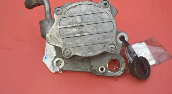 Toyota Yaris Vacuum pump ST553-M1