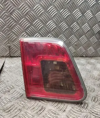 Toyota Avensis T270 Tailgate rear/tail lights