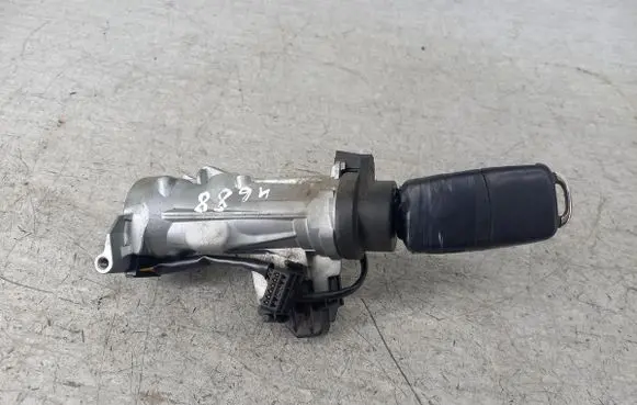 Volkswagen Touran I Ignition lock 