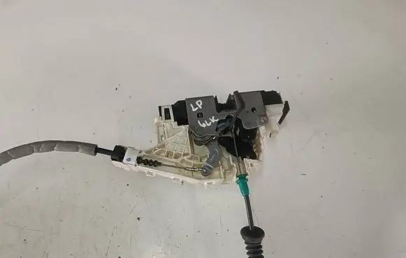 Mercedes-Benz GLK (X204) Front door lock A2047201535-glk A2047201535