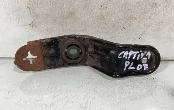 Chevrolet Captiva Radiator mount bracket