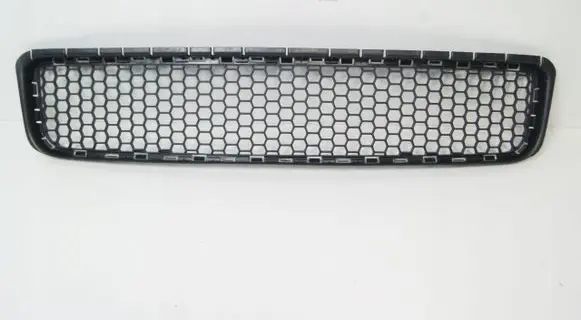 Volkswagen Touareg I Front bumper lower grill 7L6853678F