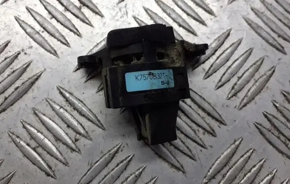 Mazda 3 I Interior temperature sensor K7570B32T
