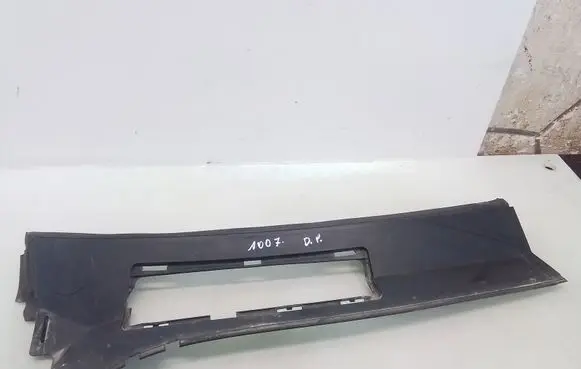 Peugeot 1007 Wiper trim