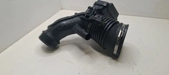 BMW X3 E83 Turbo air intake inlet pipe/hose 1371344910