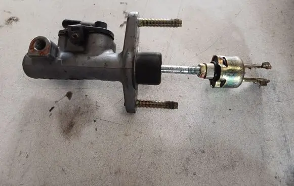 Toyota Yaris Clutch master cylinder 