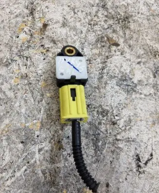 Toyota Auris 150 Airbag deployment crash/impact sensor 8983102080