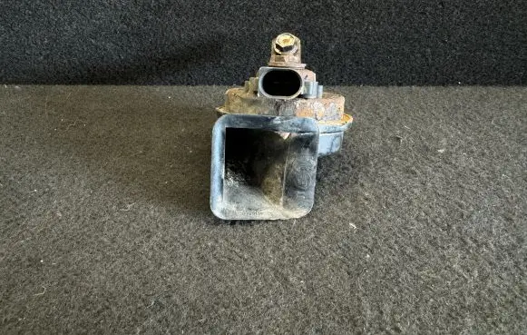 Volkswagen Golf IV Horn signal 703881157