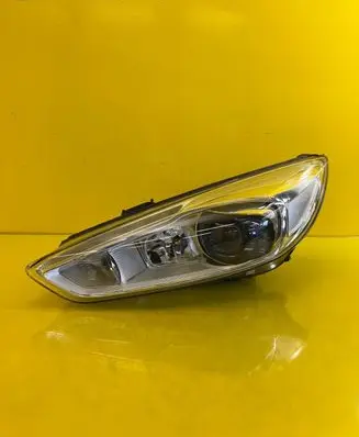 Ford Focus Headlight/headlamp F1EB13D155AB