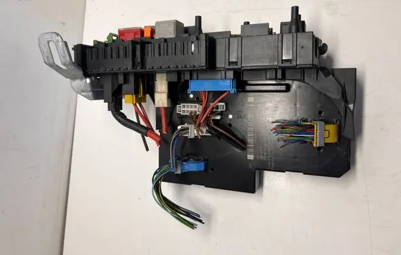 Mercedes-Benz C W204 SAM control unit 5DK01102211