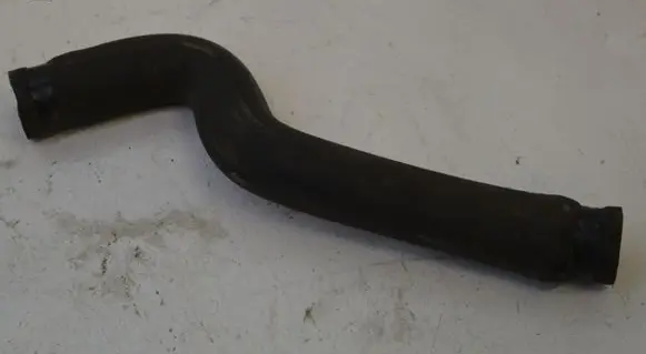 Mercedes-Benz CLK A208 C208 Engine coolant pipe/hose A2028327694