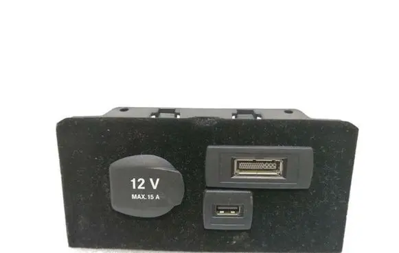Mercedes-Benz CLS C218 X218 iPod connector socket A2188210311
