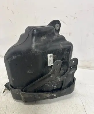 BMW X5 F15 AdBlue liquid reservoir 7295658