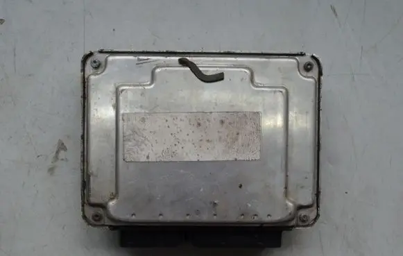 Volkswagen PASSAT B5.5 Engine control unit/module 038906019J 0281010216