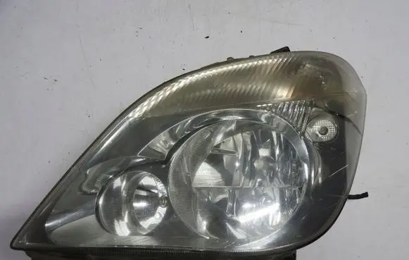 Mercedes-Benz Sprinter W906 Headlight/headlamp A9068200361