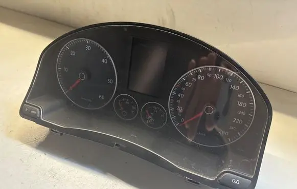 Volkswagen Golf V Speedometer (instrument cluster) V0002000 1K0920874B