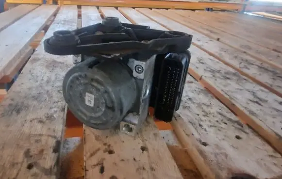 Volkswagen Touran III ABS Pump 5Q0614517BJ