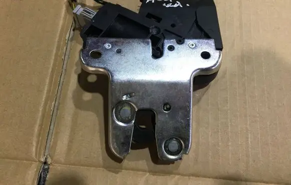 Audi A4 S4 B8 8K Tailgate/trunk/boot lock/catch/latch 4F5827505D