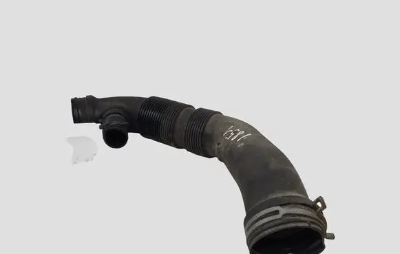 Skoda Octavia Mk2 (1Z) Air intake hose/pipe 1K0129684