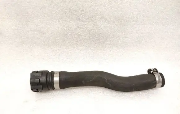 BMW X5 E70 Engine coolant pipe/hose