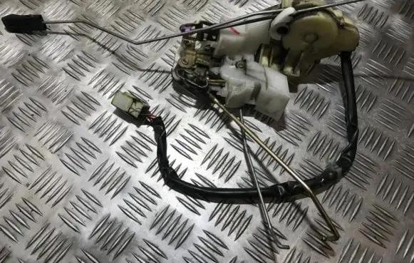 Honda Civic Front door lock
