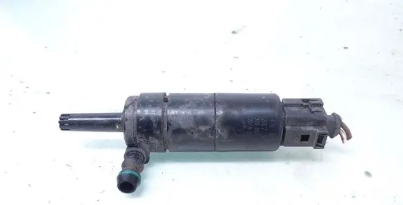 Volkswagen PASSAT B6 Headlight washer pump 3B7955681