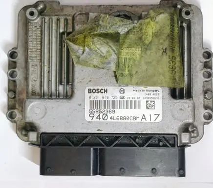Alfa Romeo Giulietta Engine control unit/module 55252369 0281018725