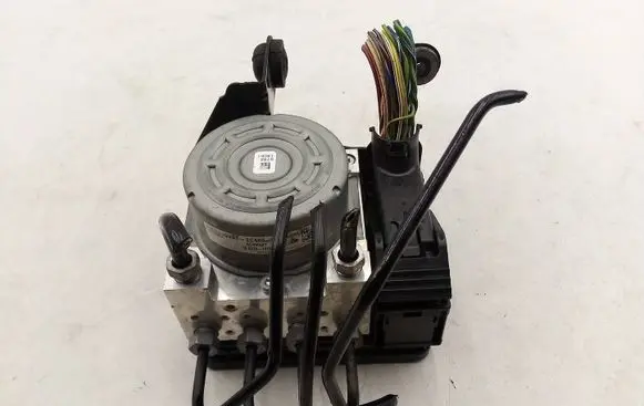 Ford Kuga II ABS Pump GV61-2C219-DH