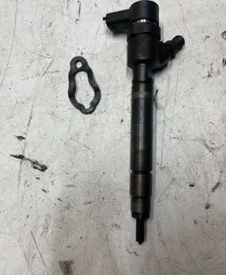 Volvo S80 Fuel injector 30750283