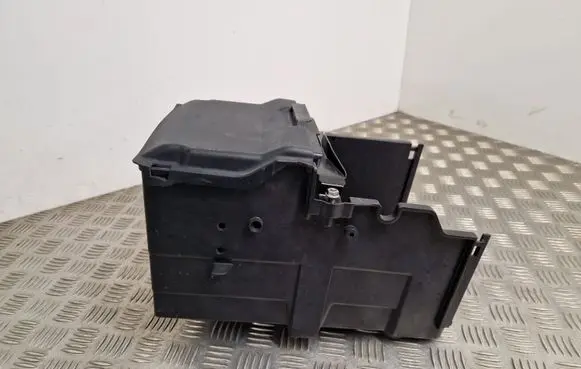 Battery box tray