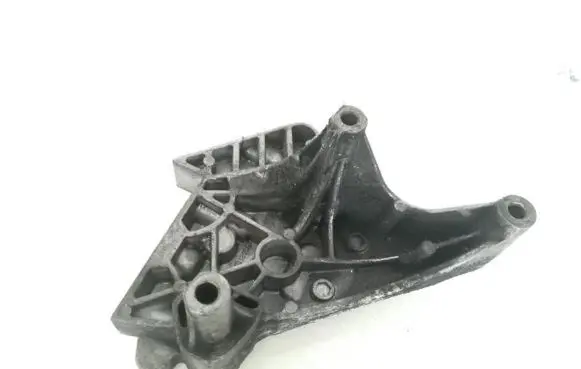 Volkswagen Golf V Engine mounting bracket 03g199207g