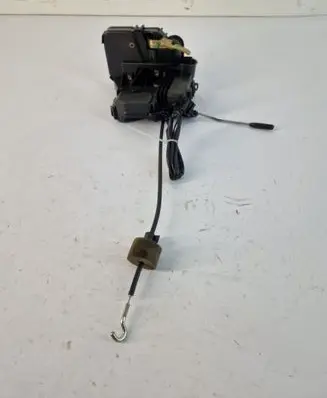 Mercedes-Benz E W211 Front door lock 