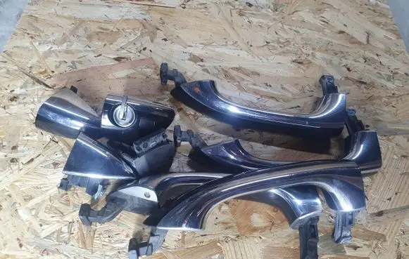 Mercedes-Benz ML W164 Loading door exterior handle/bracket 1647600177