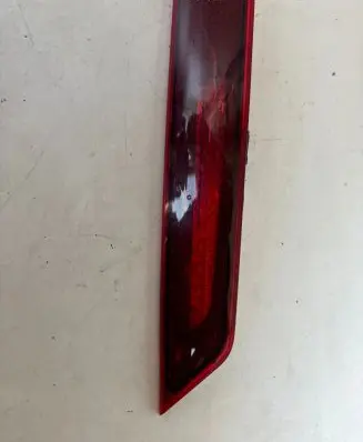 Third/center stoplight
