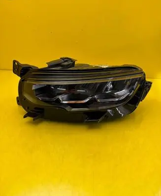 Citroen C5 Aircross Headlight/headlamp 9835610380